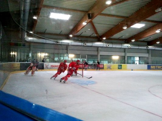Eistraining in der zweiten Eishalle